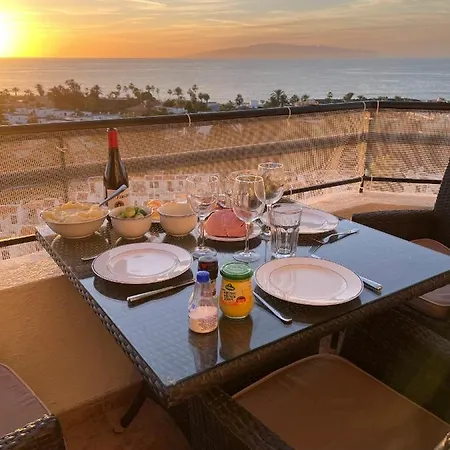 Cozy Ocean And La Gomera View Apartamento Playa de las Américas
