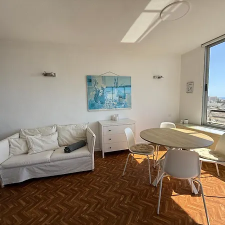 Cozy Ocean And La Gomera View